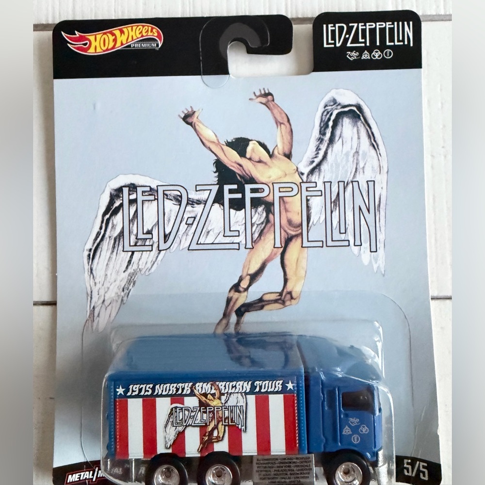 Led Zeppelin Hot Wheels Blue & Red Hiway Hauler Toy Truck - Picture 9 of 11